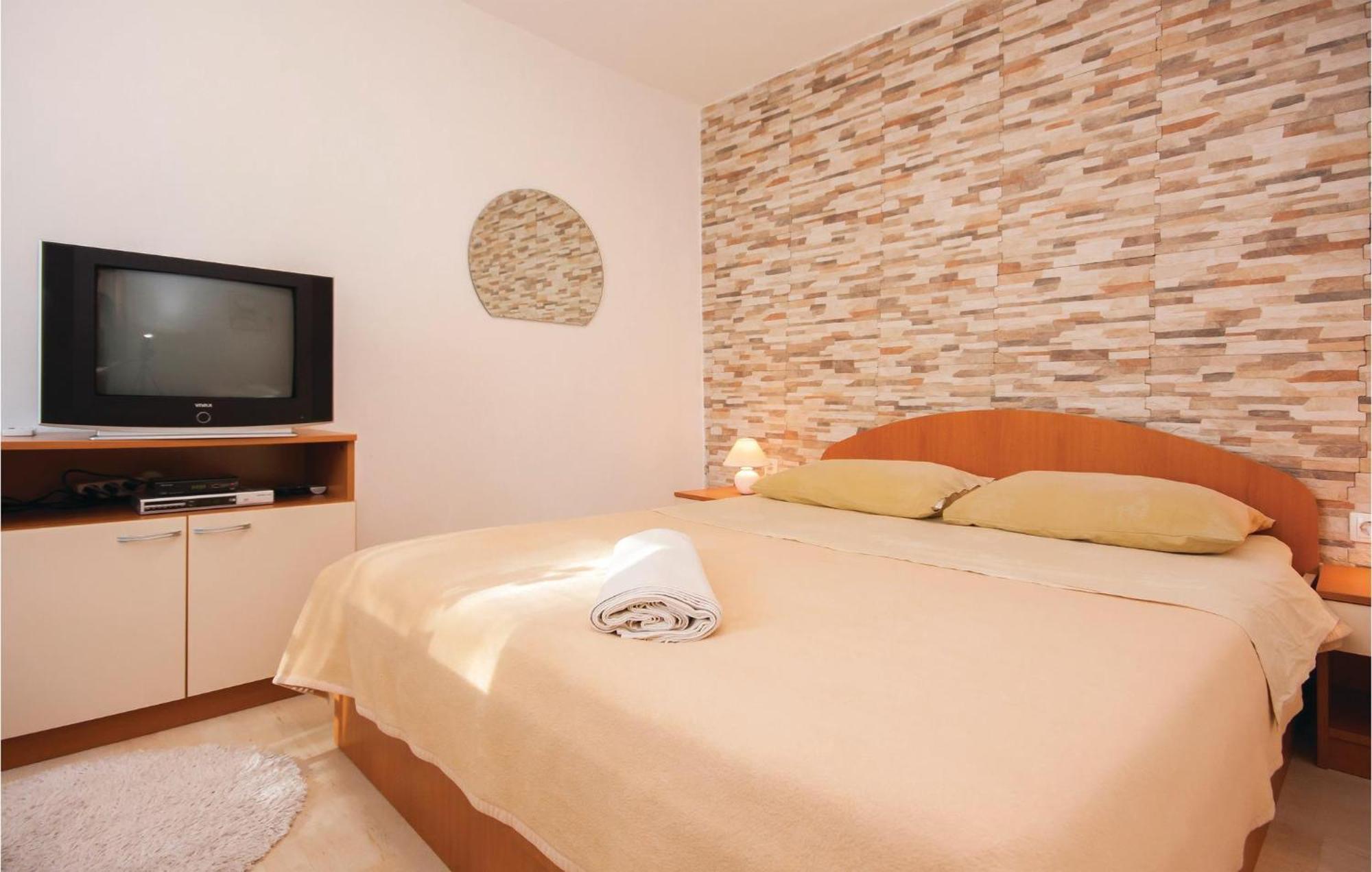 Nice Apartment In Raslina With House Sea View Exterior photo